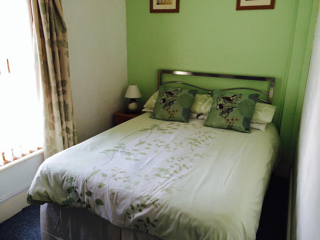 Carisbrooke House Hostal Sandown Habitación foto