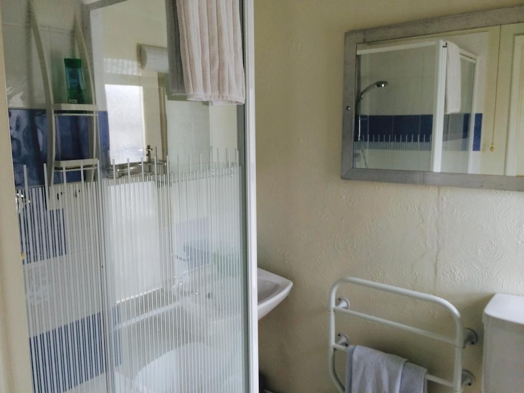 Carisbrooke House Hostal Sandown Habitación foto