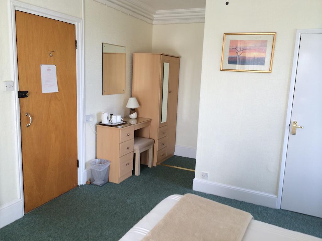 Carisbrooke House Hostal Sandown Habitación foto